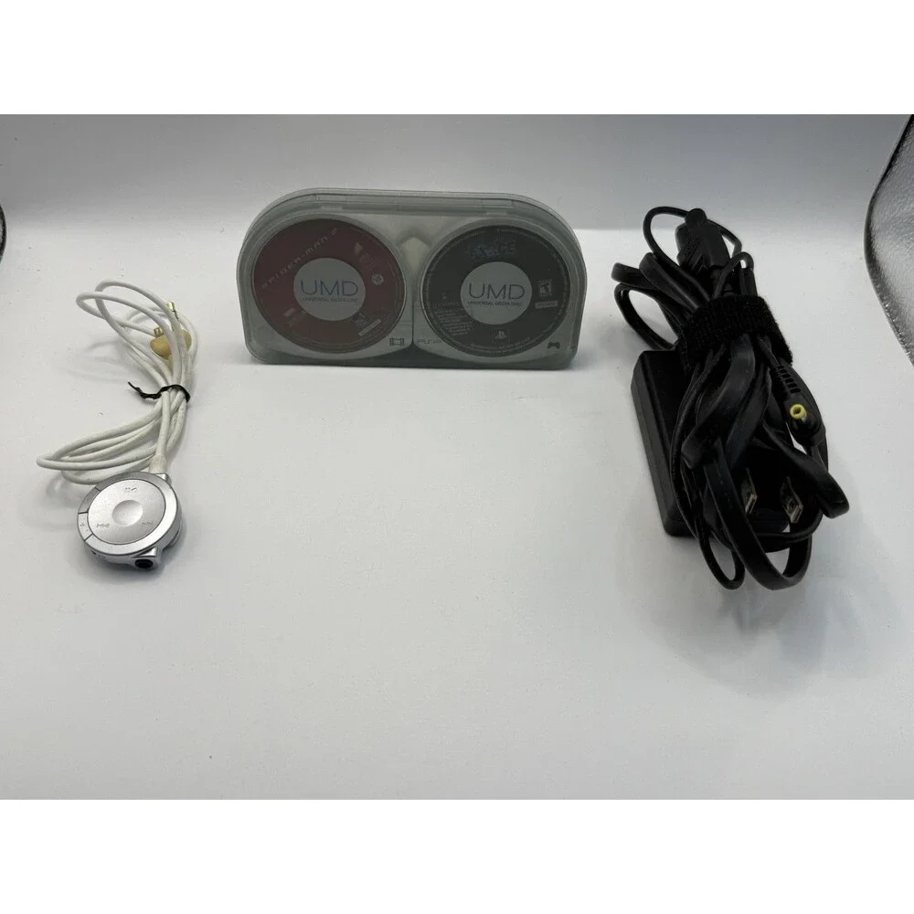 Sony PSP-1001B2 Handheld Star Wars Spider-Man 2 UMD Games Case Charger TESTED